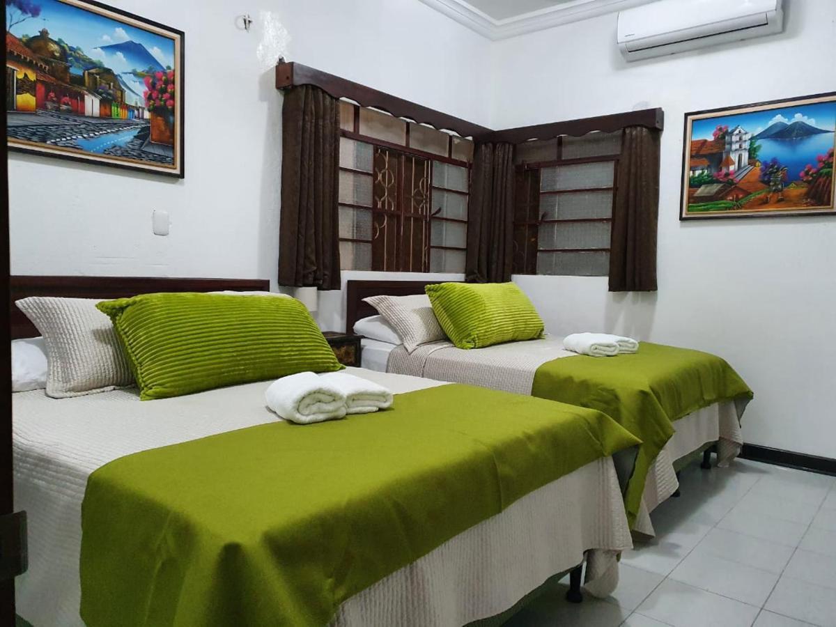 Amina Inn Flores Luaran gambar