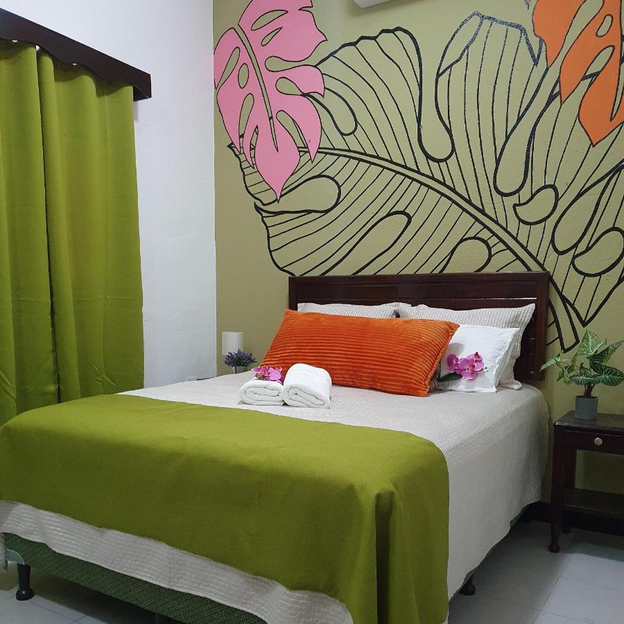 Amina Inn Flores Luaran gambar