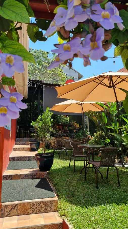 Amina Inn Flores Luaran gambar
